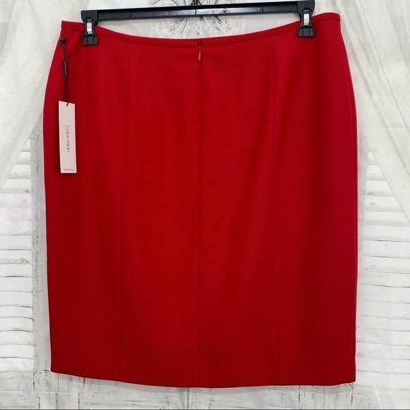 Calvin Klein Plus Bright Red Textured Suit Skirt Pencil Front Slits Festive NEW - Picture 7 of 9